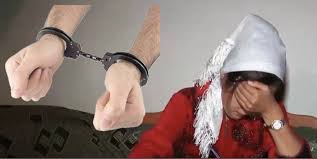 30 жастағы әйелдің жалаңаш киски